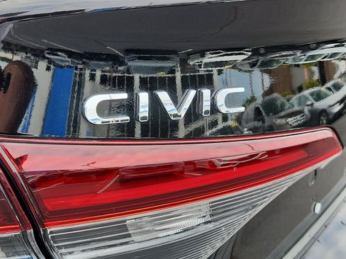 Used 2025 Honda Civic Sport image 30