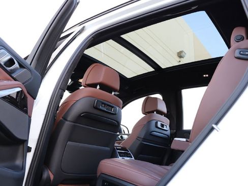 Used 2020 BMW X7 M50i w/ Cold Weather Package image 43