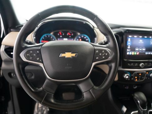 Used 2023 Chevrolet Traverse LT w/ LT Premium Package AWD/4WD image 12
