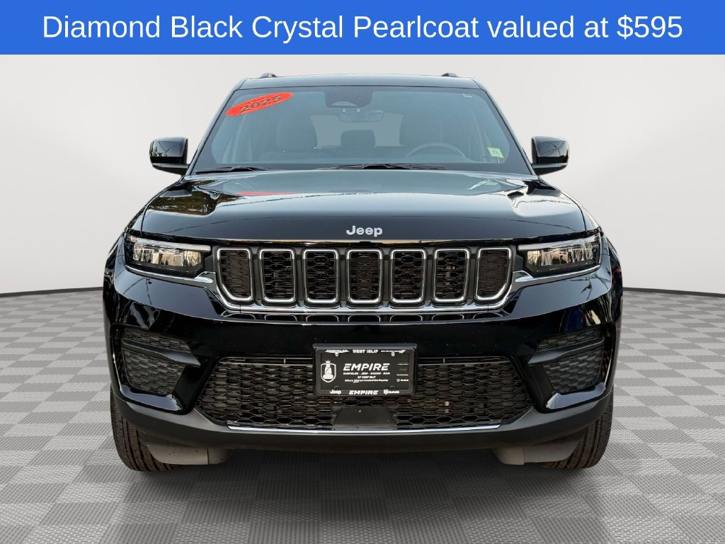 Used 2025 Jeep Grand Cherokee Laredo X AWD/4WD image 2