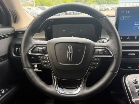 Used 2022 Lincoln Nautilus AWD w/ Premium Package image 14