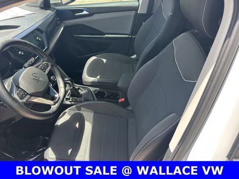 Certified 2023 Volkswagen Taos SE FWD image 18