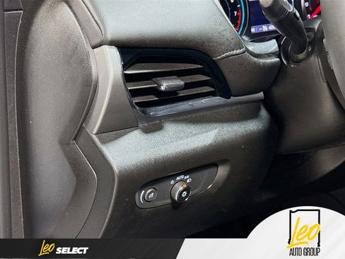 Used 2023 Chevrolet Traverse LT w/ Midnight/Sport Edition image 10