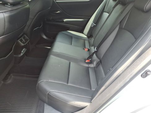 Used 2024 Lexus ES 350 w/ Premium Package FWD image 10