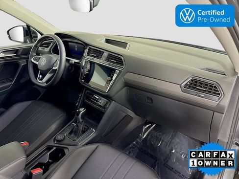 Used 2023 Volkswagen Tiguan SE w/ Panoramic Sunroof Package AWD/4WD image 28