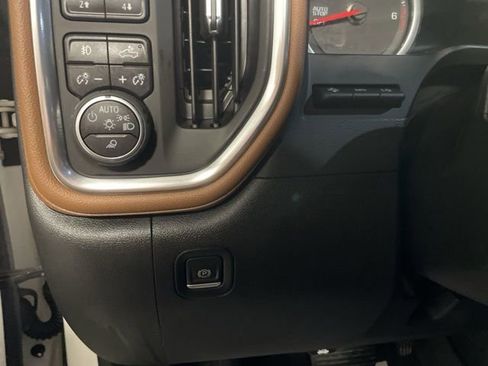 Used 2019 Chevrolet Silverado 1500 High Country w/ High Country Premium Package image 23