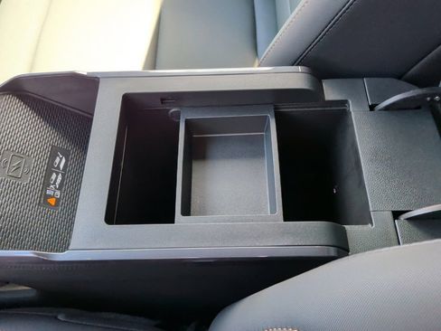 New 2026 GMC Terrain AT4 w/ Technology Package II AWD/4WD image 33
