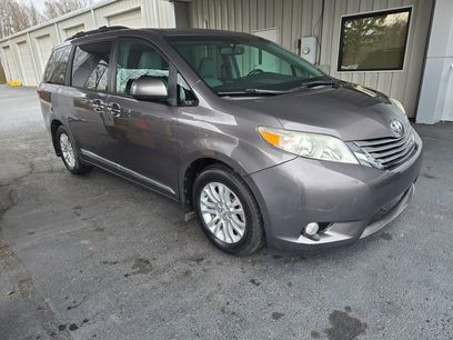 Used 2017 Toyota Sienna XLE