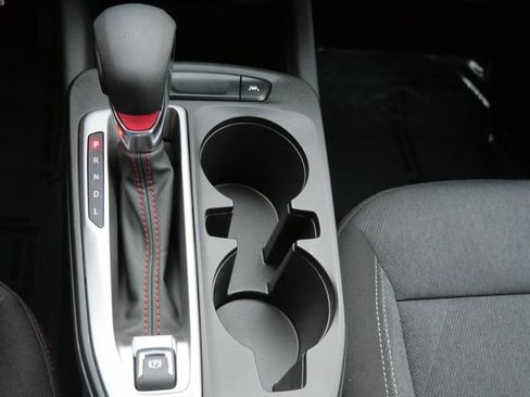 Used 2024 Chevrolet Trax RS FWD image 17