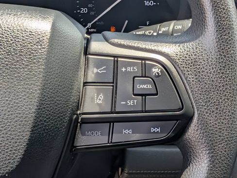 Used 2023 Toyota Sienna LE FWD image 19