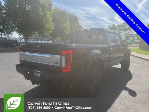 Used 2017 Ford F250 Platinum w/ Platinum Ultimate Package AWD/4WD image 7
