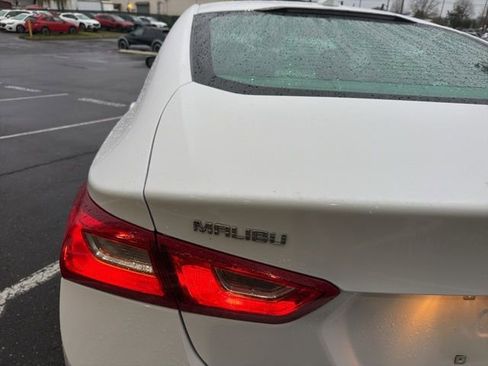 Used 2024 Chevrolet Malibu LT image 9