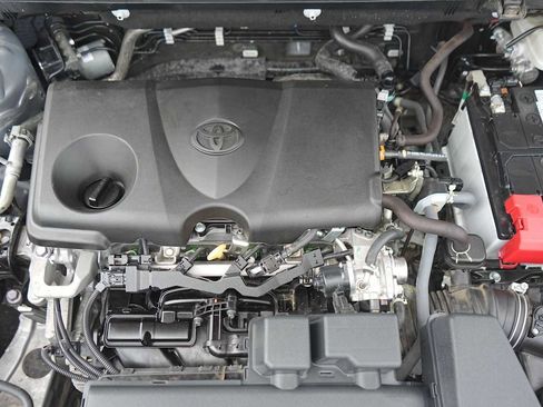 Used 2024 Toyota RAV4 XLE Premium image 9