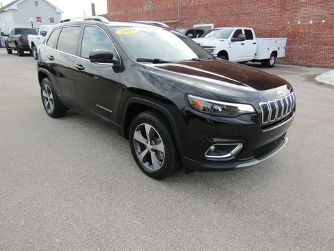 Used 2019 Jeep Cherokee Limited w/ Luxury Group AWD/4WD image 1
