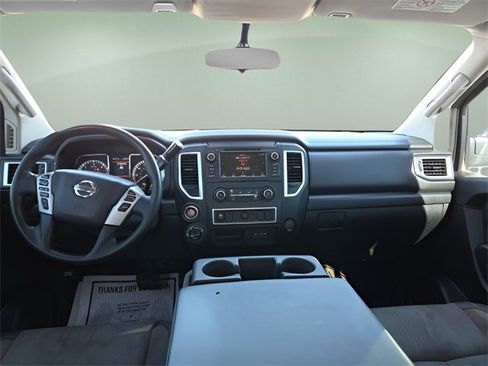 Used 2019 Nissan Titan S image 10