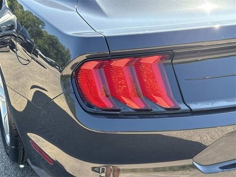 Certified 2022 Ford Mustang Coupe image 11