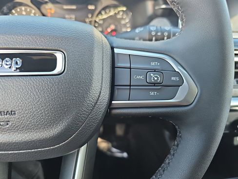 New 2026 Jeep Compass Latitude image 24