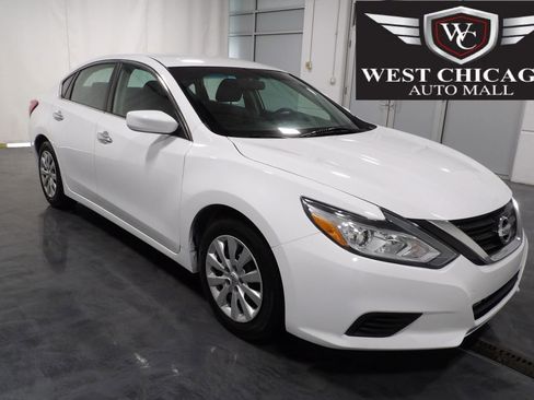 Used 2017 Nissan Altima 2.5 S w/ Power Driver Seat Package FWD image 1