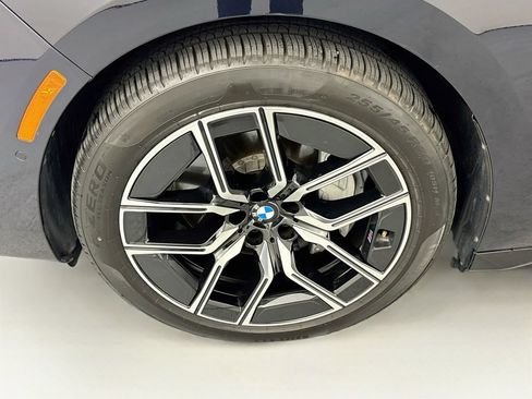Used 2023 BMW i7 xDrive60 w/ Executive Package 2 AWD/4WD image 33
