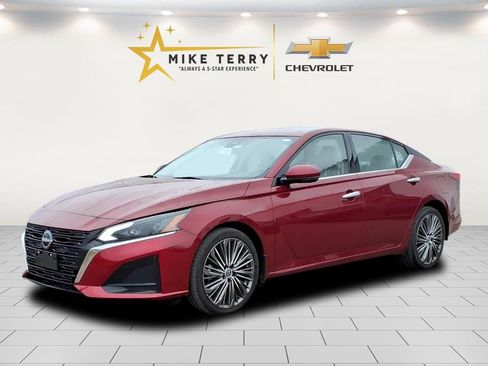 Used 2024 Nissan Altima 2.5 SL image 1