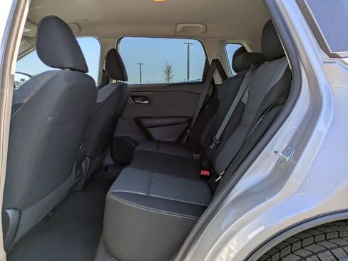 Used 2023 Nissan Rogue SV image 15