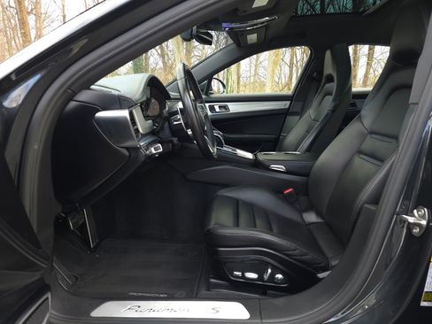 Used 2017 Porsche Panamera 4S w/ Premium Package Plus image 11