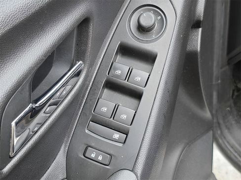 Used 2020 Chevrolet Trax LS image 16