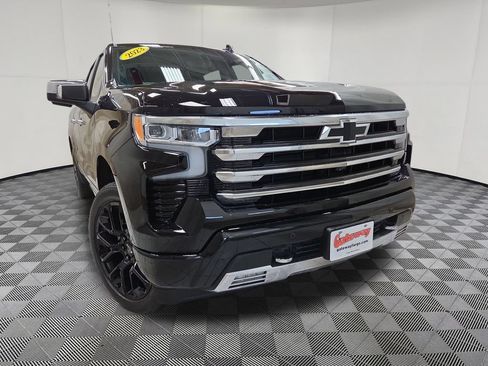 Used 2023 Chevrolet Silverado 1500 High Country w/ Technology Package AWD/4WD image 2