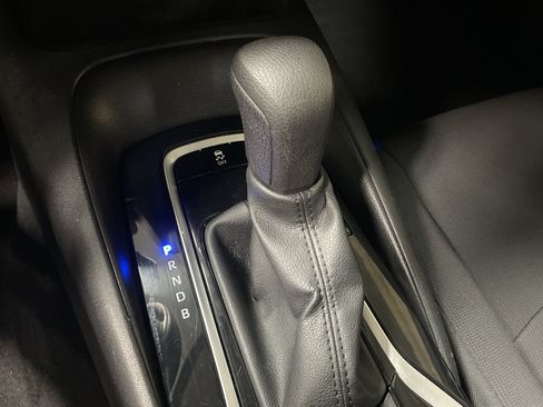 Used 2021 Toyota Corolla LE image 26