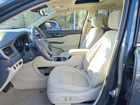 Used 2020 GMC Acadia Denali w/ Technology Package image 8