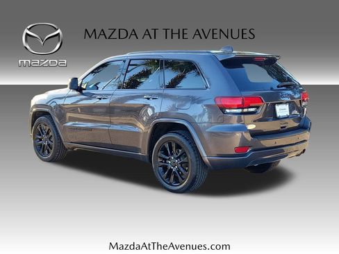 Used 2020 Jeep Grand Cherokee Altitude image 5