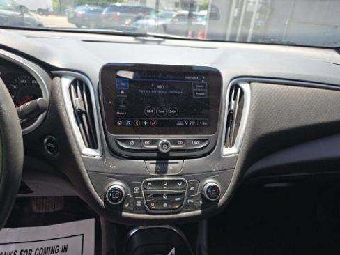 Used 2024 Chevrolet Malibu LT FWD image 4