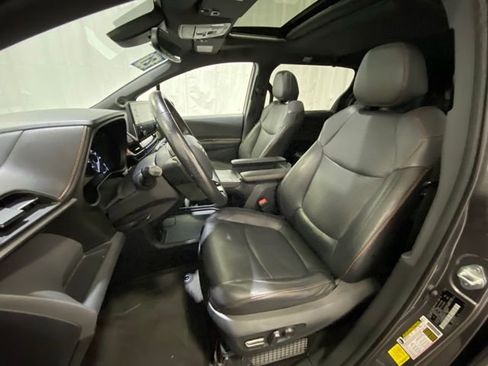 Certified 2021 Toyota Sienna XSE w/ XSE Plus Package image 9