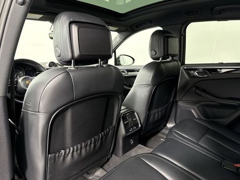 Certified 2024 Porsche Macan AWD/4WD image 26