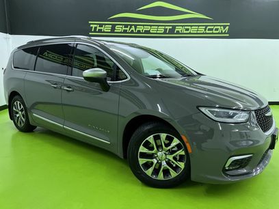 Used 2023 Chrysler Pacifica Pinnacle