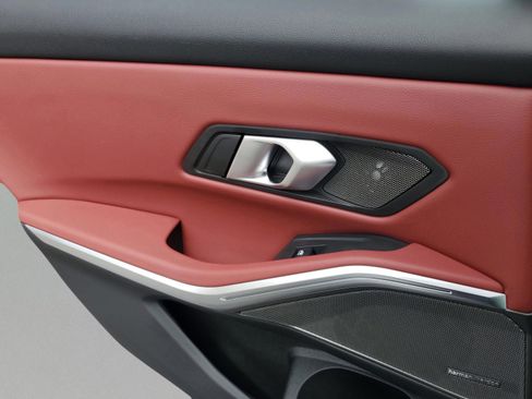 Used 2025 BMW 330i Sedan w/ M Sport Package image 15