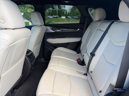 Used 2023 Cadillac XT5 Sportv AWD/4WD image 8