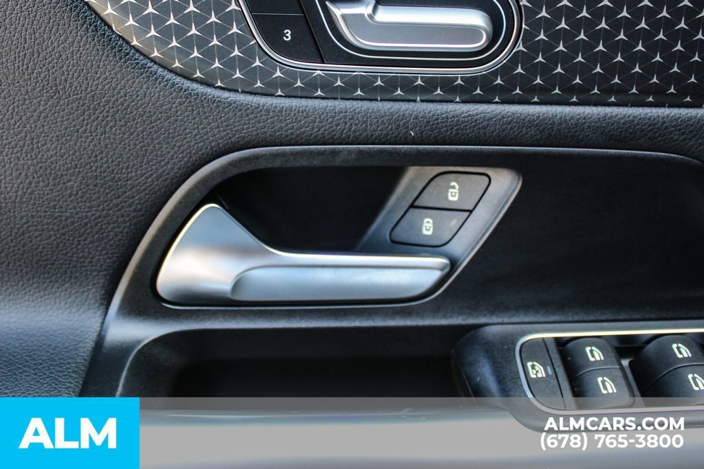 Used 2025 Mercedes-Benz GLA 250 image 38