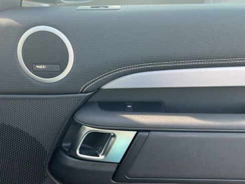 New 2026 Land Rover Discovery Limited Edition image 19