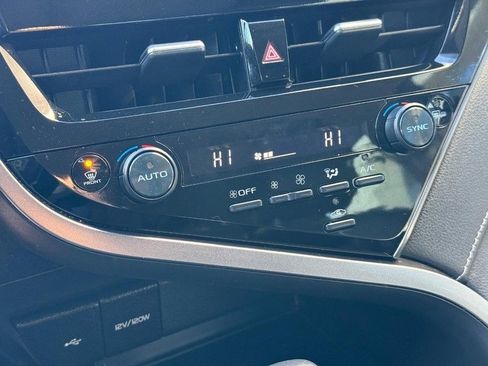 Used 2023 Toyota Camry SE image 29