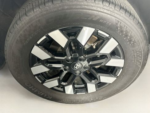 Used 2025 Hyundai Santa Cruz SEL FWD image 11