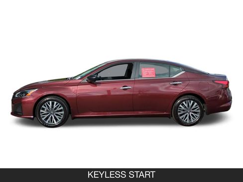 Used 2025 Nissan Altima 2.5 SV image 5