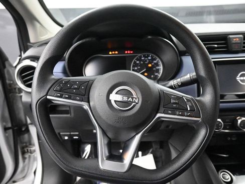 Used 2023 Nissan Versa SV image 29