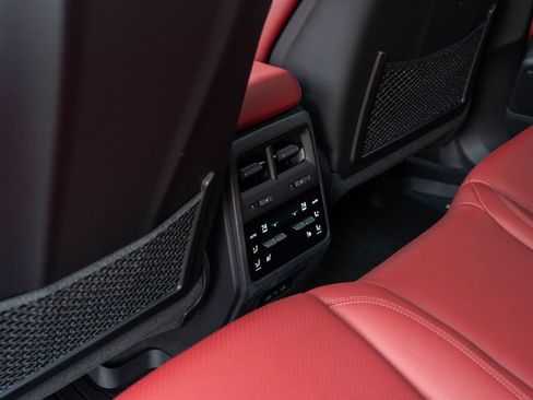 Certified 2025 Porsche Macan 4S Electric image 33