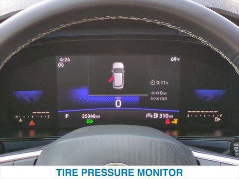 Used 2023 Volkswagen Taos SE w/ Panoramic Sunroof Package image 16