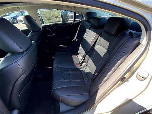 New 2025 Lexus ES 350 Ultra Luxury image 10