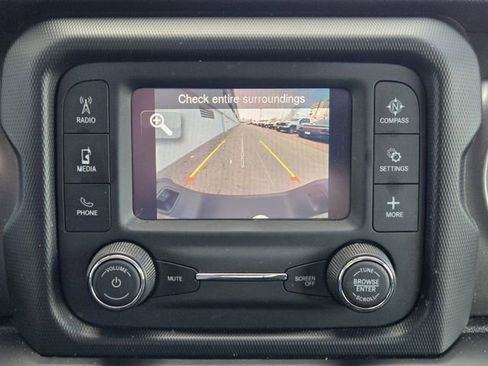 Used 2021 Jeep Gladiator Sport image 16