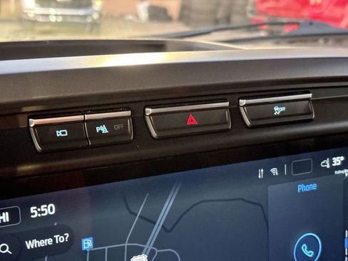 Used 2022 Ford F150 Lightning XLT image 32