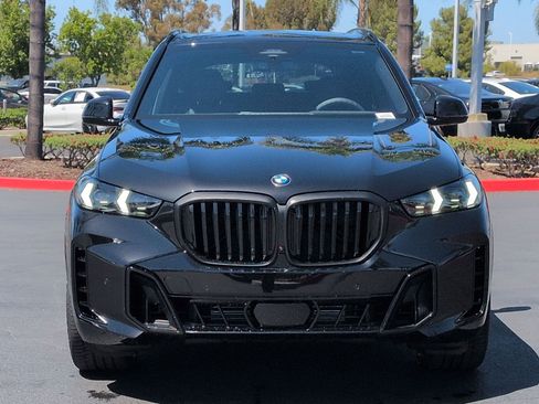 New 2026 BMW X5 xDrive40i w/ M Sport Package AWD/4WD image 3