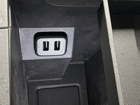 Used 2020 Chevrolet Equinox Premier image 36